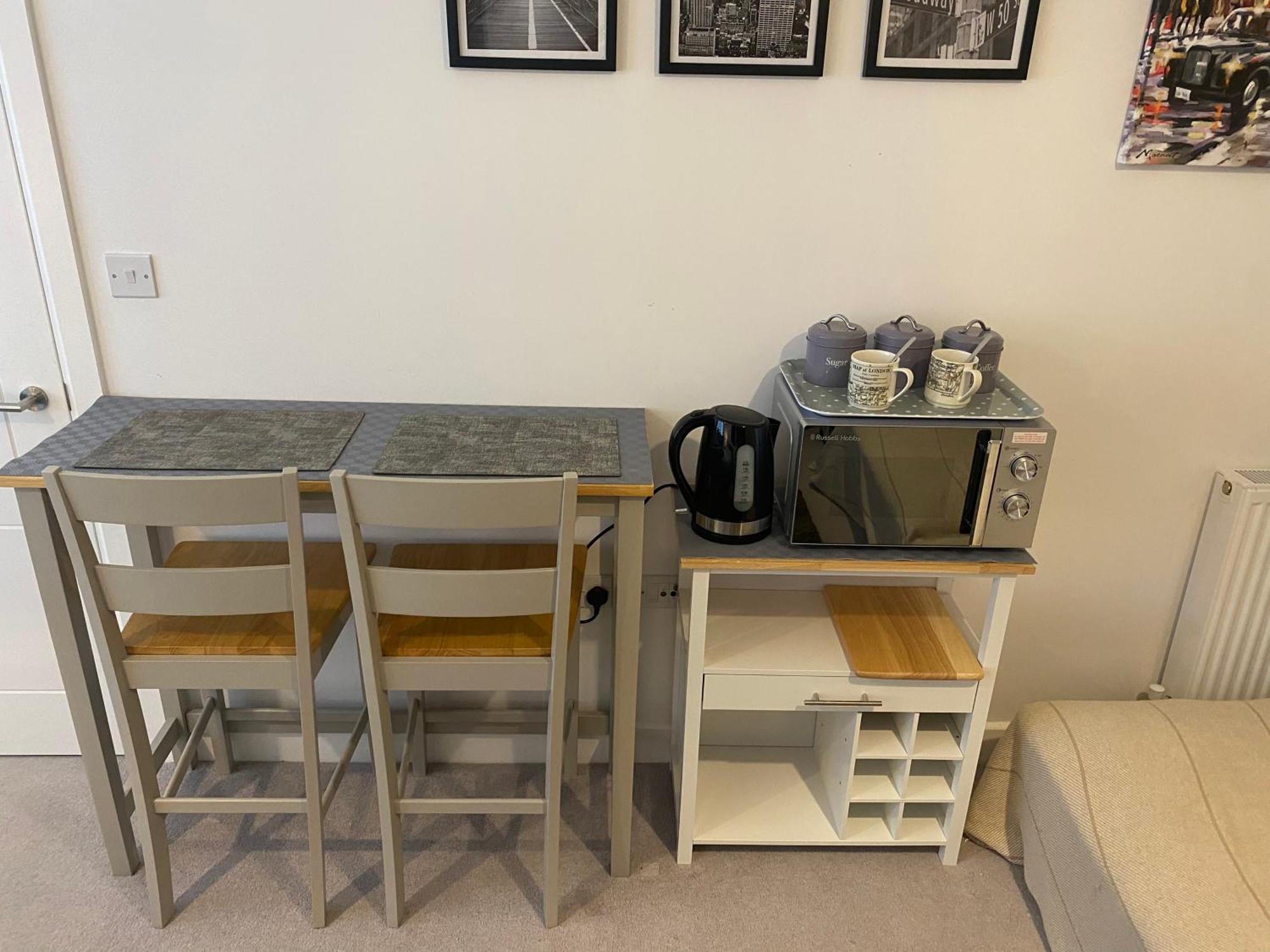 ניו הייבן Very Large Double Room With Corner Sofa, Sky Tv, Netflix Etc, Fridge And Microwave מראה חיצוני תמונה